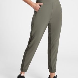 NWT Athleta Brooklyn jogger (size 12)